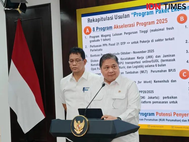 Pemerintah umumkan program paket ekonomi 2025. (IDN Times/Ilman Nafian)