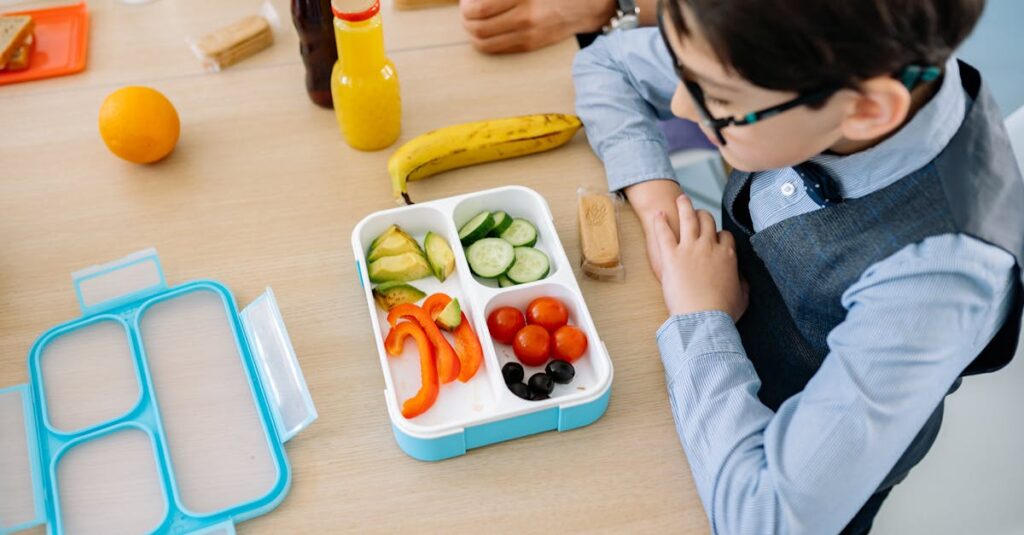 anak sekolah makan, makan bergizi gratis, MBG, sisi lain program makan bergizi gratis, dampak negatif MBG