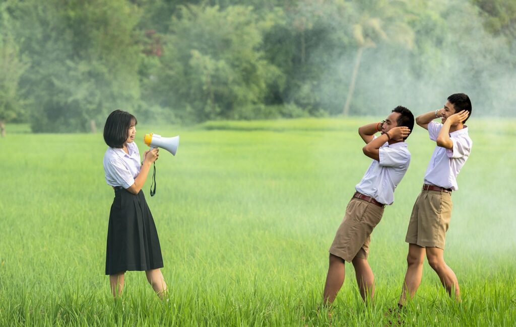 kritik sebagai ancaman, pemerintah, demo, dpr