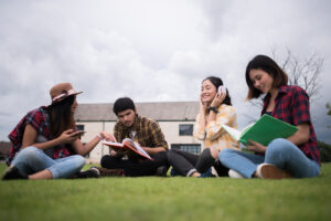 Sumber: https://www.freepik.com/author/jcomp