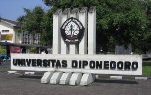 Kampus Negeri dengan mahasiswa terbanyak