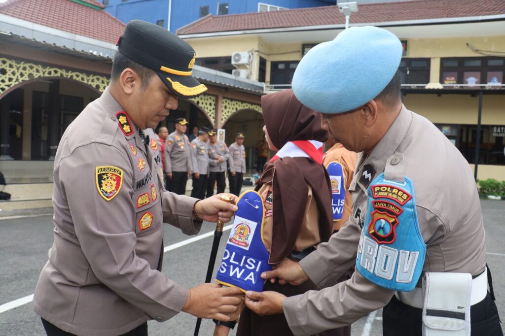 Polisi siswa