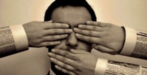 Kritik dibalas teror