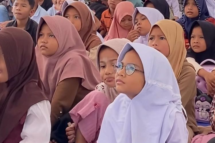 sekolah di tenda pengungsian