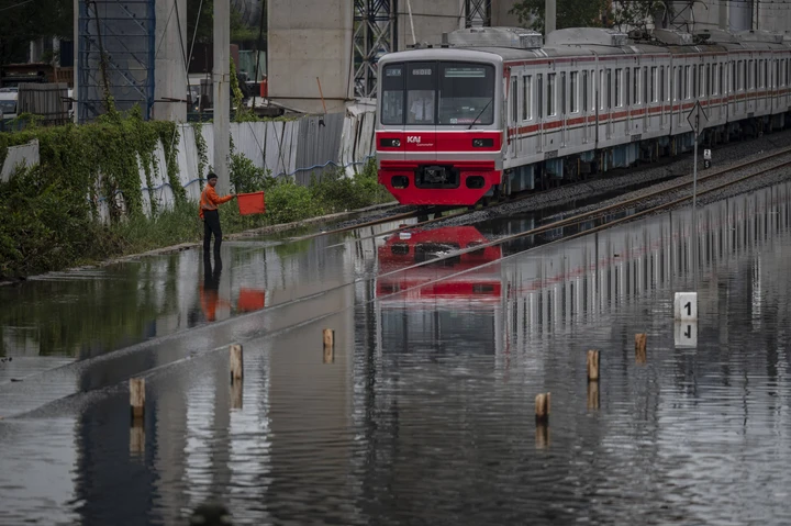 Keterlambatan KRL akibat Banjir