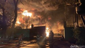 Kebakaran Pabrik Swallow di Medan Deli, Medan