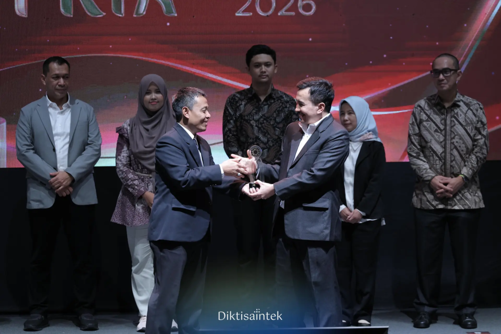 Kemdiktisaintek Raih Public Relation Award di Jogja