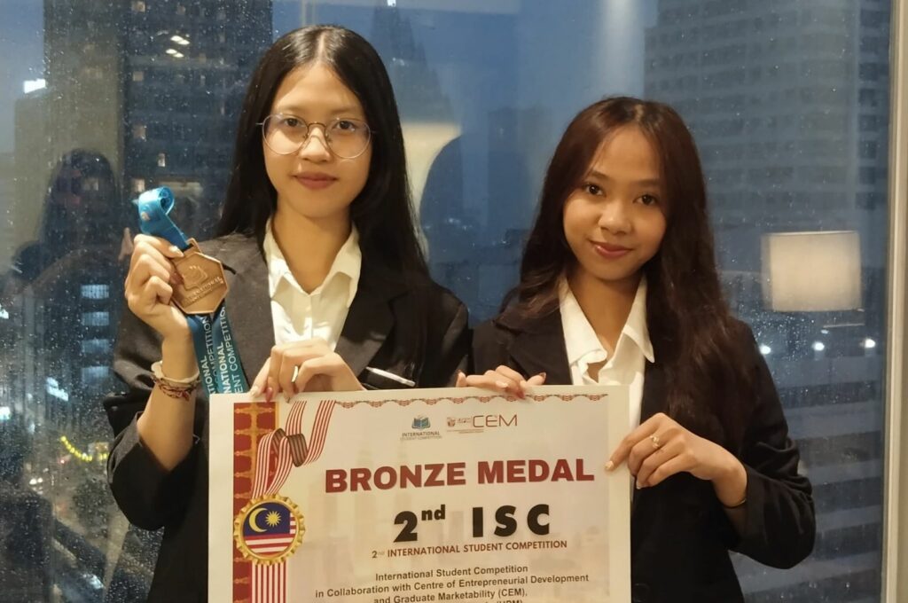 Mahasiswa Undhiksa Menangkan Perunggu di Malaysia dengan Piesolar