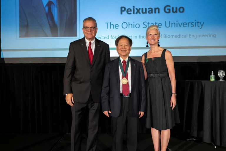 Peixuan Guo dalam Acara Penghargaan Ohio State Univerity